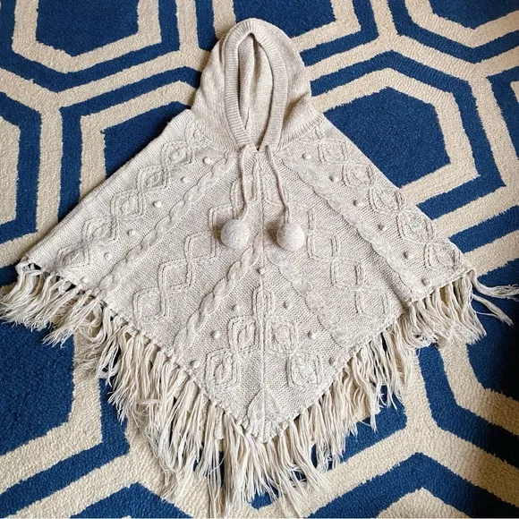 🍂 BRAVE SOUL OATMEAL POM POM CABLE KNIT FRINGE HOODED PONCHO!