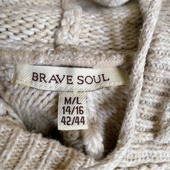 🍂 BRAVE SOUL OATMEAL POM POM CABLE KNIT FRINGE HOODED PONCHO!