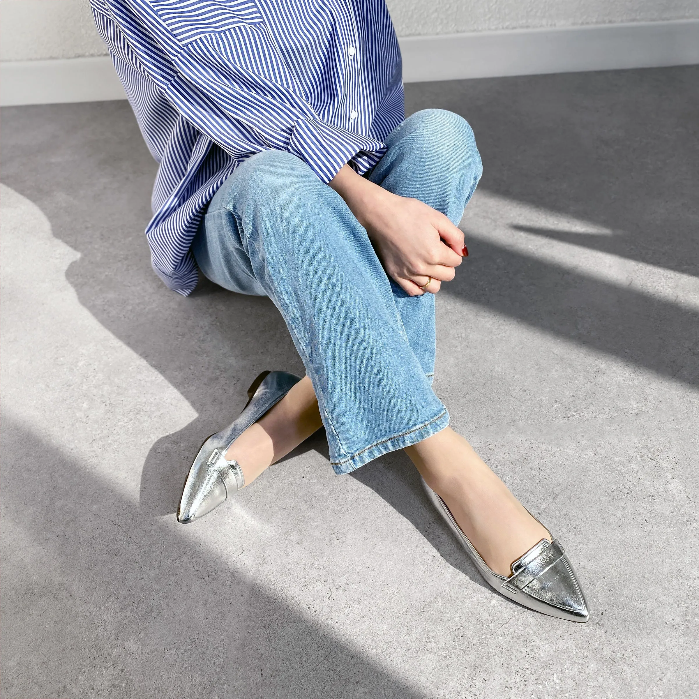 10% OFF: 2024SSBI: Low-cut pointed-toe loafers (124) Silver