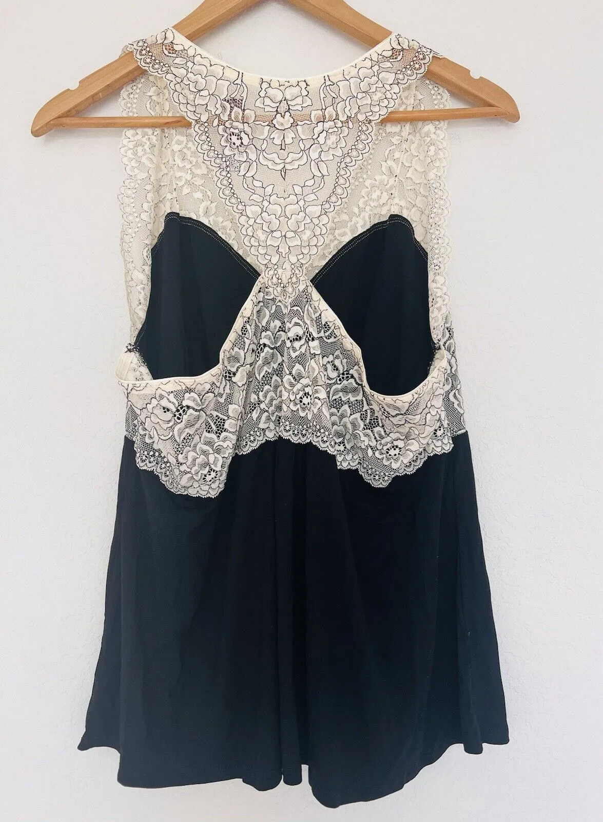 ADORE ME NWT Ivory/Black Lace Racerback Top Sz X2 Plus Tank