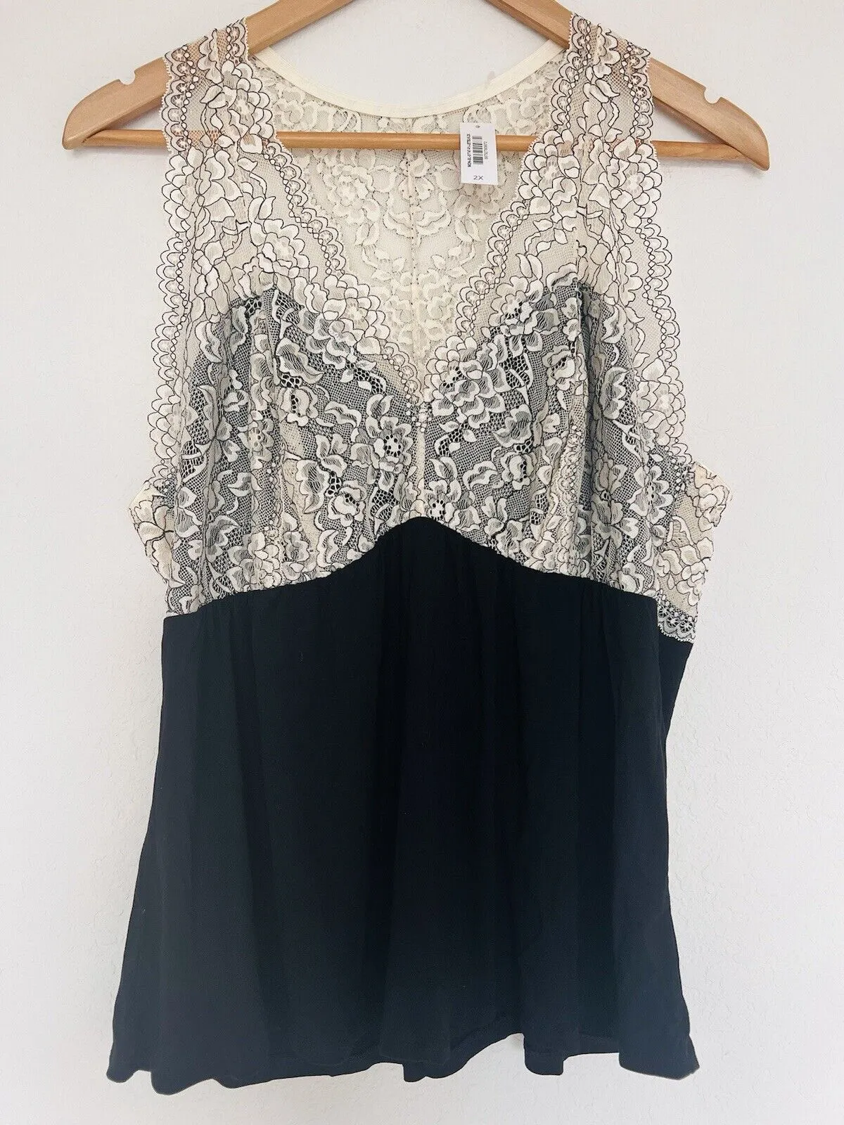 ADORE ME NWT Ivory/Black Lace Racerback Top Sz X2 Plus Tank