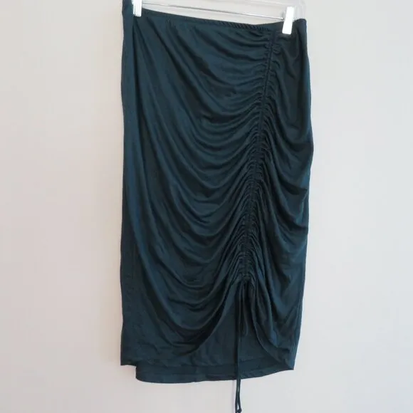 BY ANTHROPOLOGIE Ruched Knit Midi Skirt in Navy Teal Green Stretch - Size M NWT
