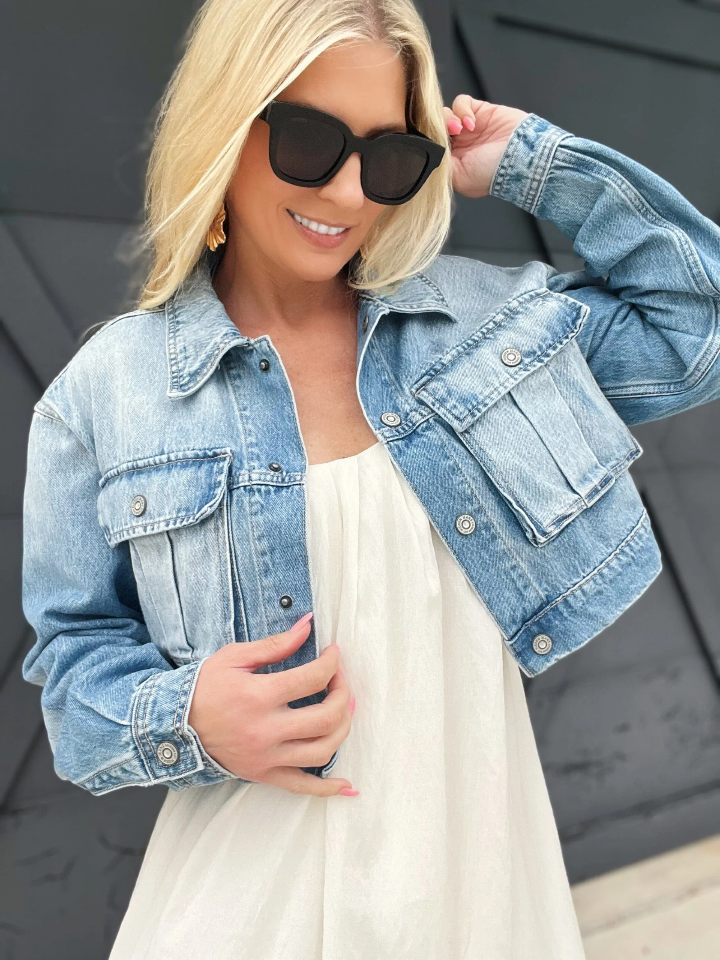 Cropped Cargo Jacket In Light Wash