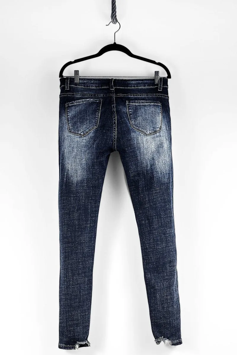 Distressed Frayed Skinny Jeans