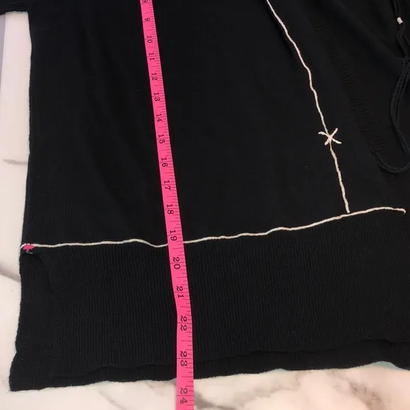 Label   Thread size M black light weight cardigan sweater layer work fall winter