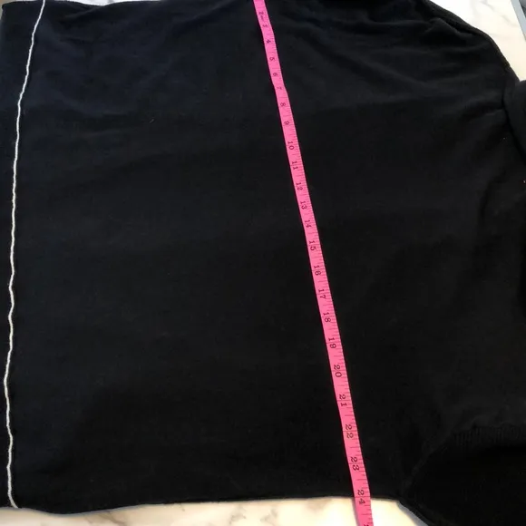 Label   Thread size M black light weight cardigan sweater layer work fall winter