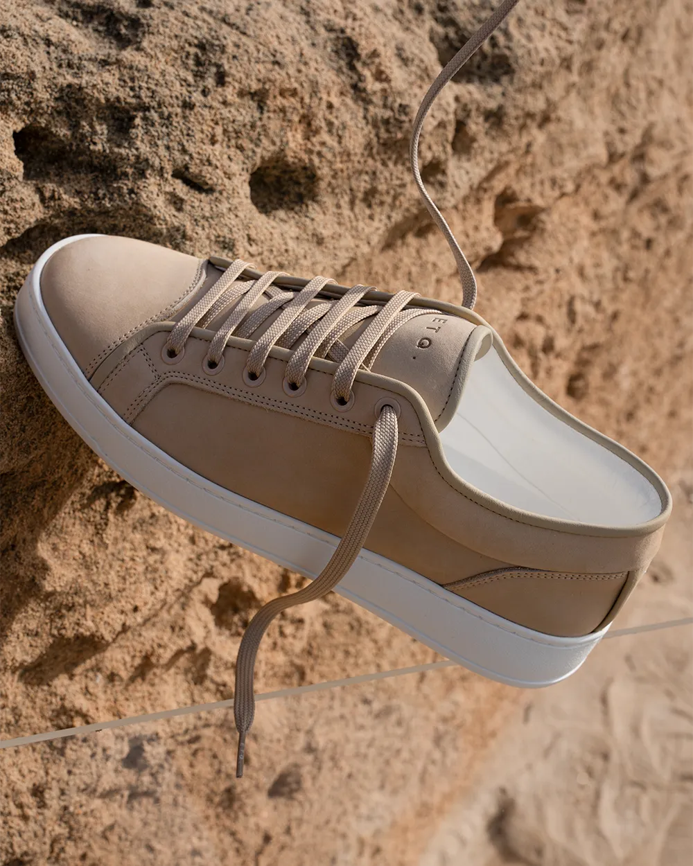 LT 01 Shades Nubuck Sand