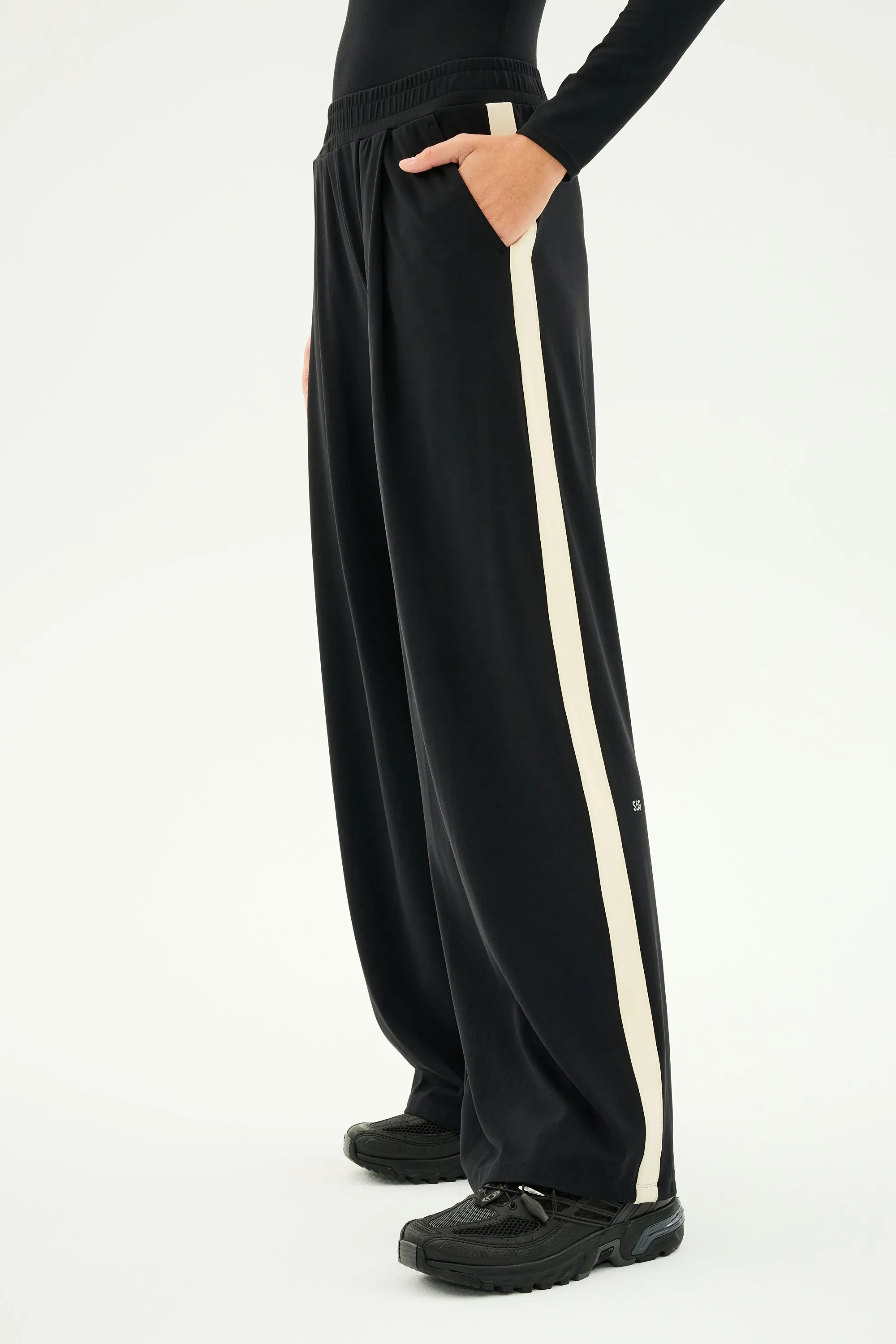 Luca Airweight Trouser with Stripe - Black/White