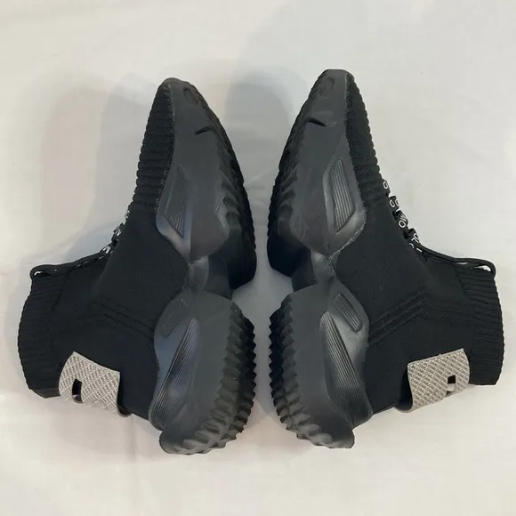 MLO EVO black high tops, size 42 lightweight mesh fabric