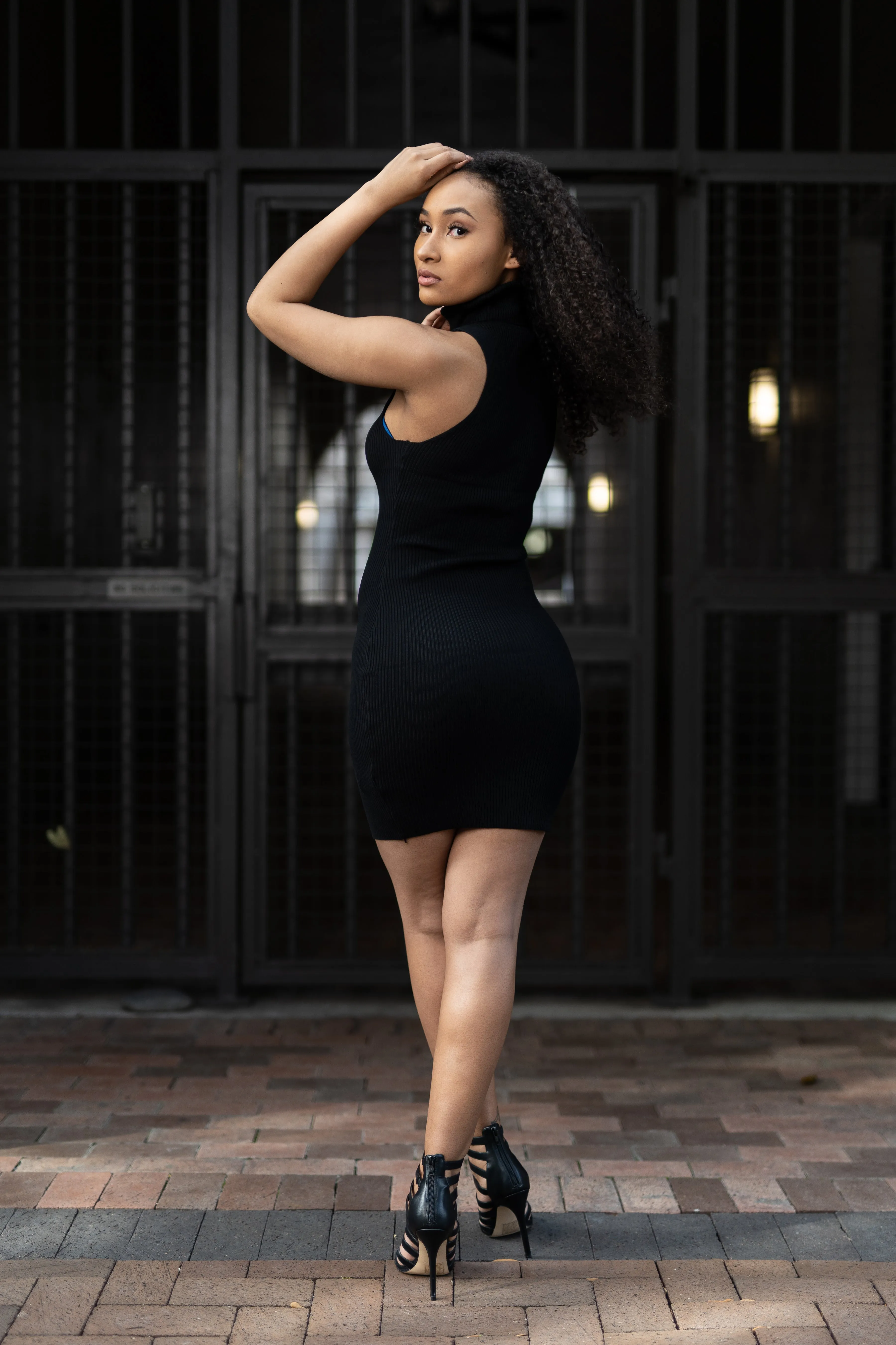 Sleeveless Ribbed Dress (Black)