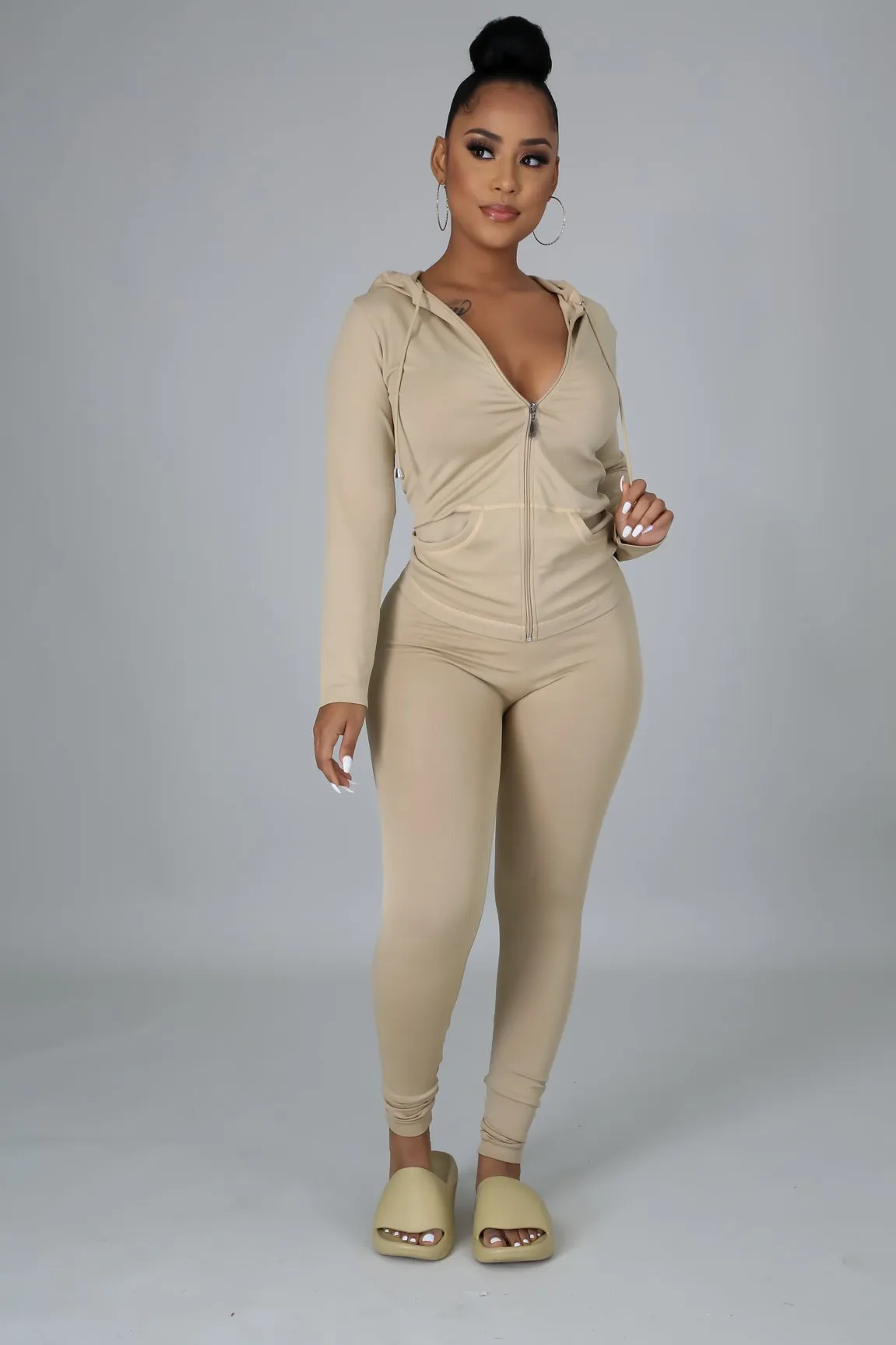 STAY ON TRACK SET | KHAKI