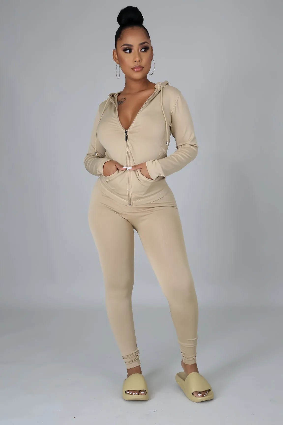 STAY ON TRACK SET | KHAKI