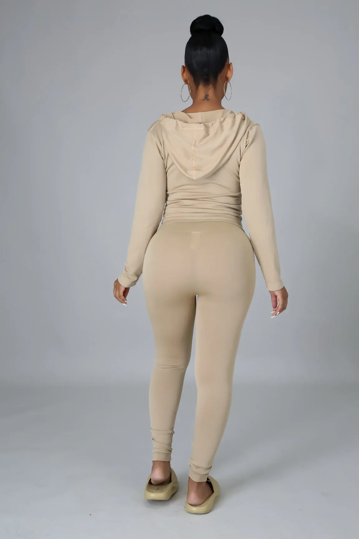 STAY ON TRACK SET | KHAKI