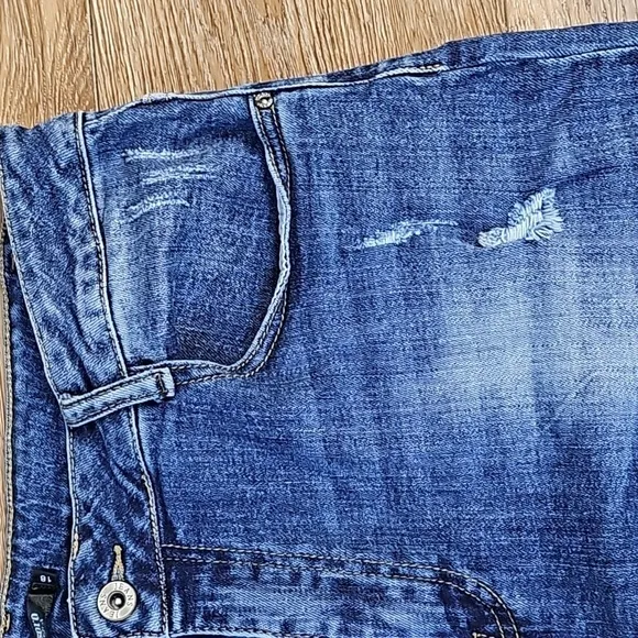 Tesoro Moda High Rise Medium Wash Distressed Pearl Heart Beaded Straight Jean