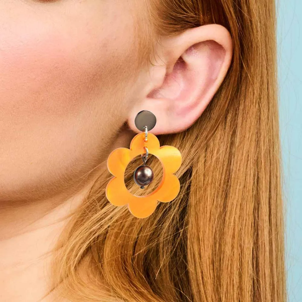 Toolally Earrings - 60's Pearl Daisies