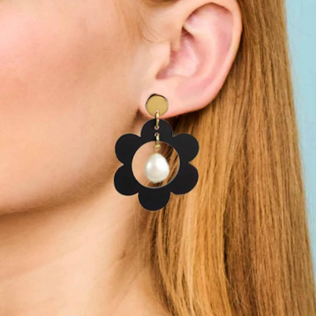 Toolally Earrings - 60's Pearl Daisies